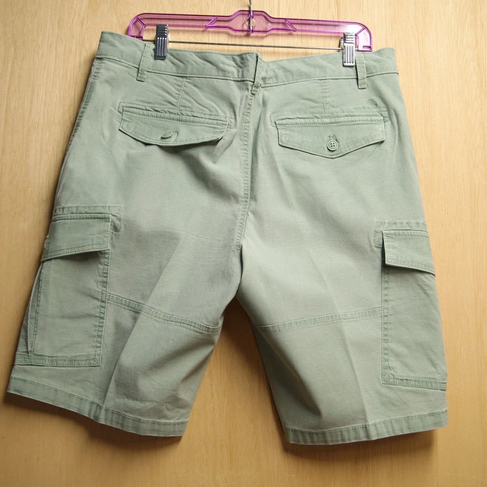 IZOD Saltwater Stretch Cargo Shorts Mens 34 Sage Green Utility 10.5 Inseam